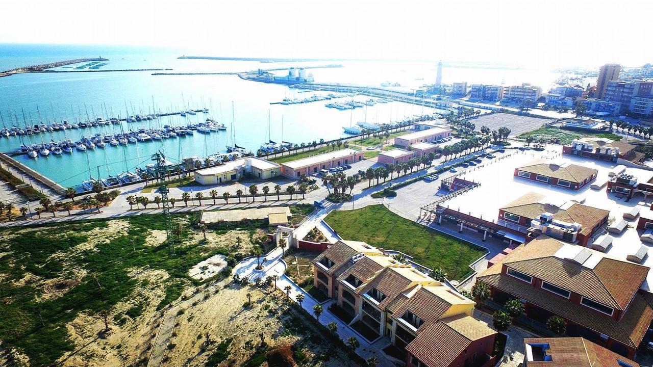 Отель Marina Di Cala Del Sole Ликата Экстерьер фото